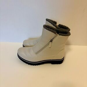 NWOT Women's JBU Snowbound Cream Winter Boots